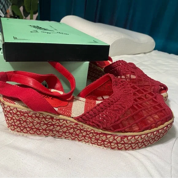 NIB MISS L FIRE **RED** Espadrille sandals - Picture 3 of 6